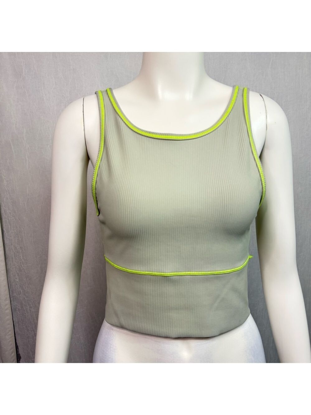 LULULEMON Power Pivot Ribbed Crop Tank - Picture 9 of 9